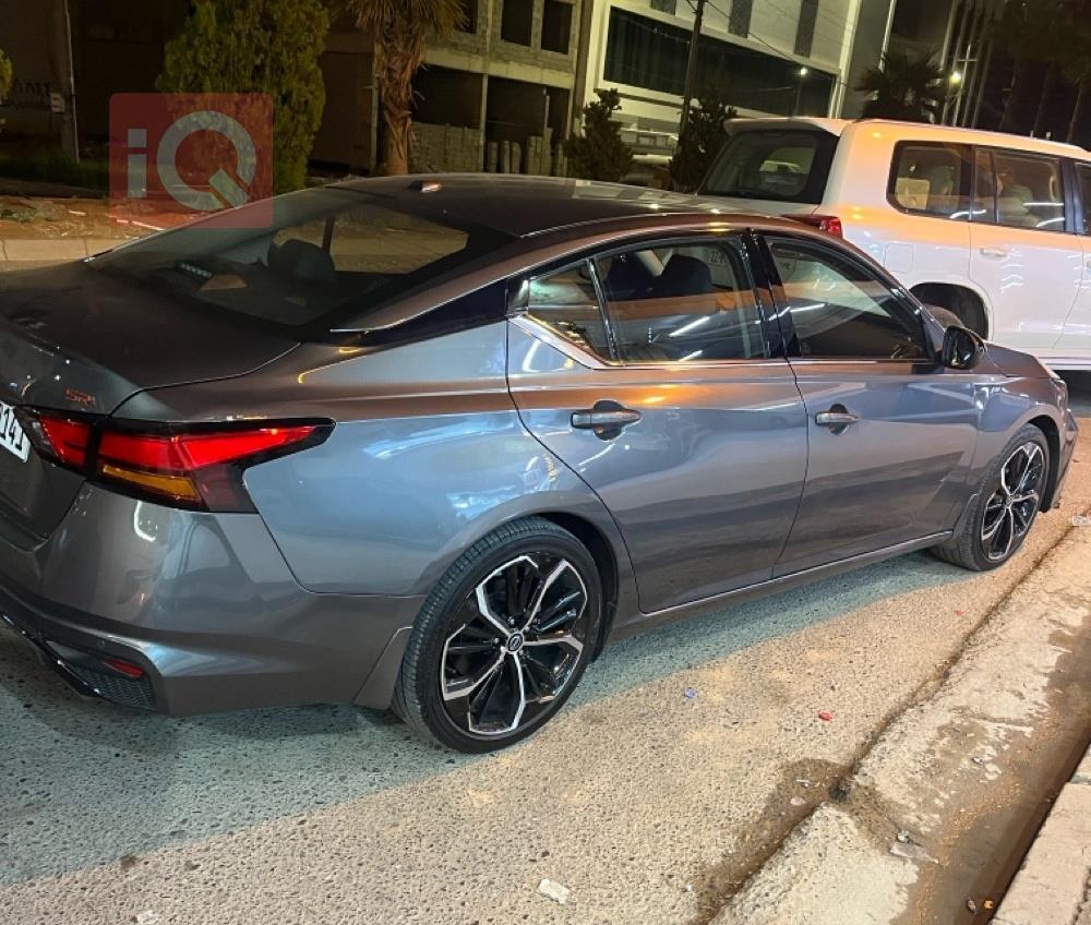 نيسان ألتيما